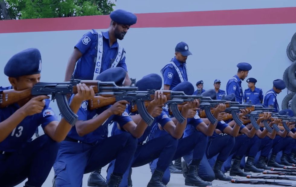 পুলিশ কনস্টেবল নিয়োগ, যোগ্যতা, ট্রেনিং ও বেতনভাতাদি বিস্তারিত। police constable job